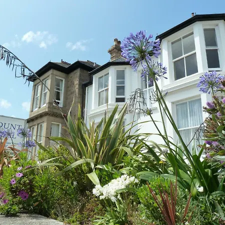 Mount Royal - Bed & Breakfast 4*
